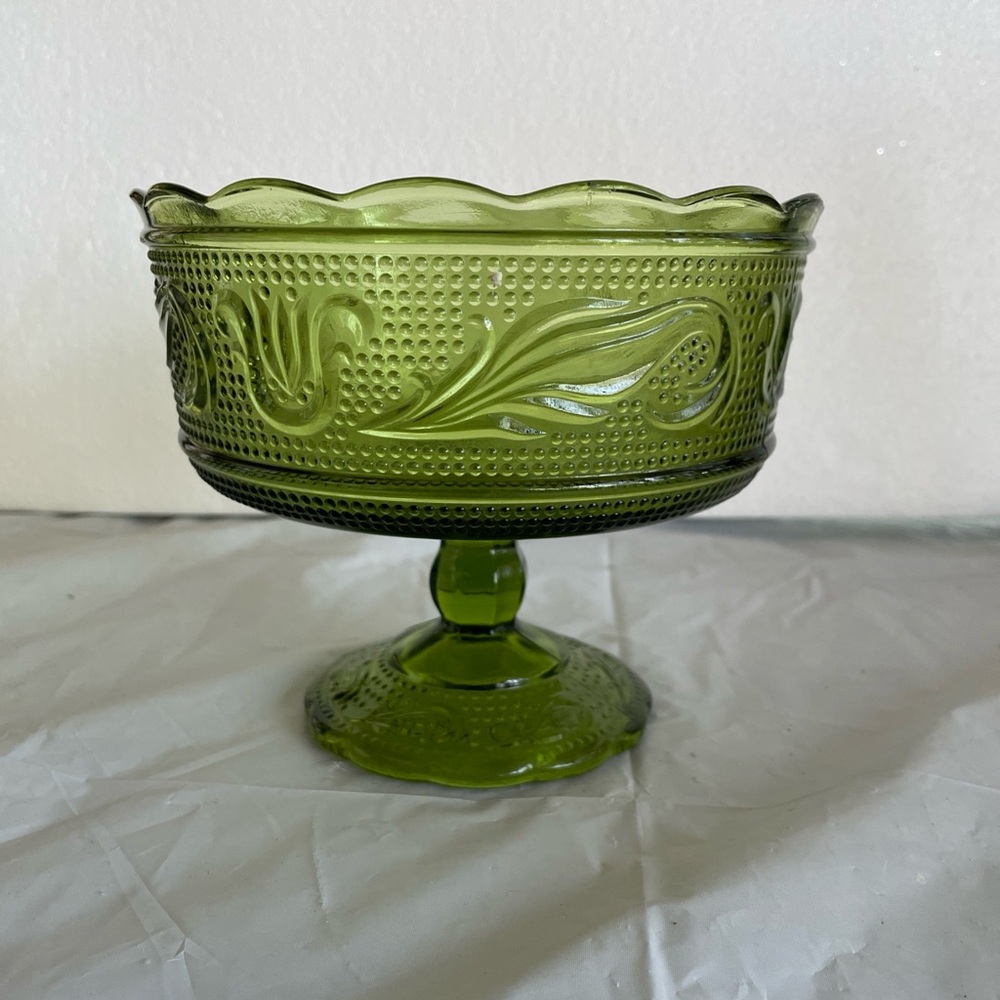 Vintage E.O. Brody Co. emerald green pedestal candy dish